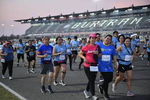 BIB: 5028, 51302
                            <button type="button" onclick="openModal(10463047)" class="btn btn-primary btn-sm float-right btn-popup" data-toggle="modal" data-target=".modal-high-quality">
                        <i class="fas fa-shopping-cart"></i> Add to Cart
                    </button>
                                            <button type="button" onclick="isThisMe(10463047, true)" class="btn btn-success btn-sm float-right btn-popup btn-isme hidden" data-toggle="tooltip" data-placement="bottom" title="นี่คือรูปของคุณใช่ไหม คลิกที่นี่เพื่อเอาเข้าอัลบั้ม">
                        <i class="fas fa-plus"></i> Add to album
                    </button>
                    <button type="button" onclick="isThisMe(10463047, false)" class="btn btn-warning btn-sm float-right btn-popup btn-isnotme hidden">
                        <i class="fas fa-ban"></i> Remove from album
                    </button>